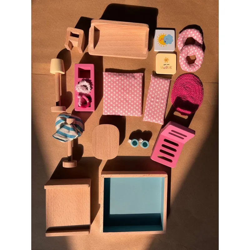 20-Piece Mini Dollhouse with Poolside Villa Theme (3-6 Years)