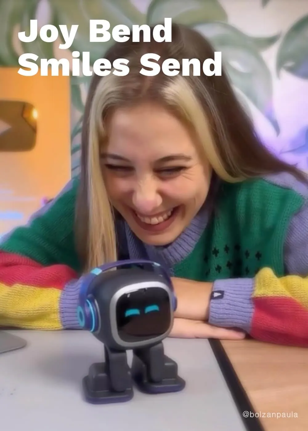 EMO Go Home AI Desktop Pet Robot with EMO Smart Lighting Automatic Charging Version by Living.AI