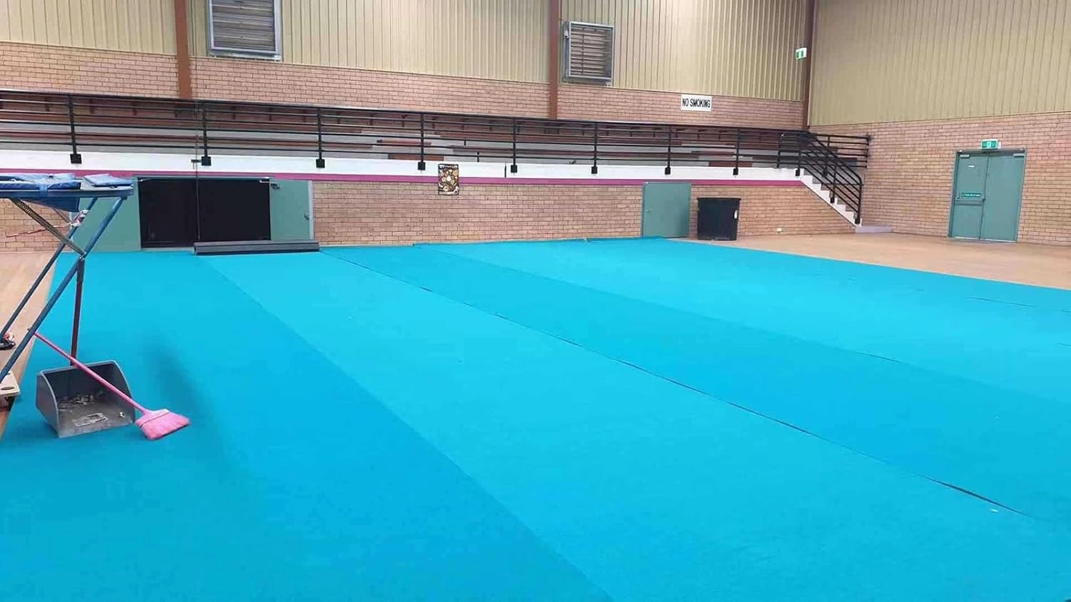 Indoor Gymnastics Tracks Exercise Mat Roll Out Cheerleading Fitness Mats with a Grippy Gym Carpet Top Sturdy Foam Wrestling Mats for MMA, Gymnastics (Size : 3m*0.91m*4cm)