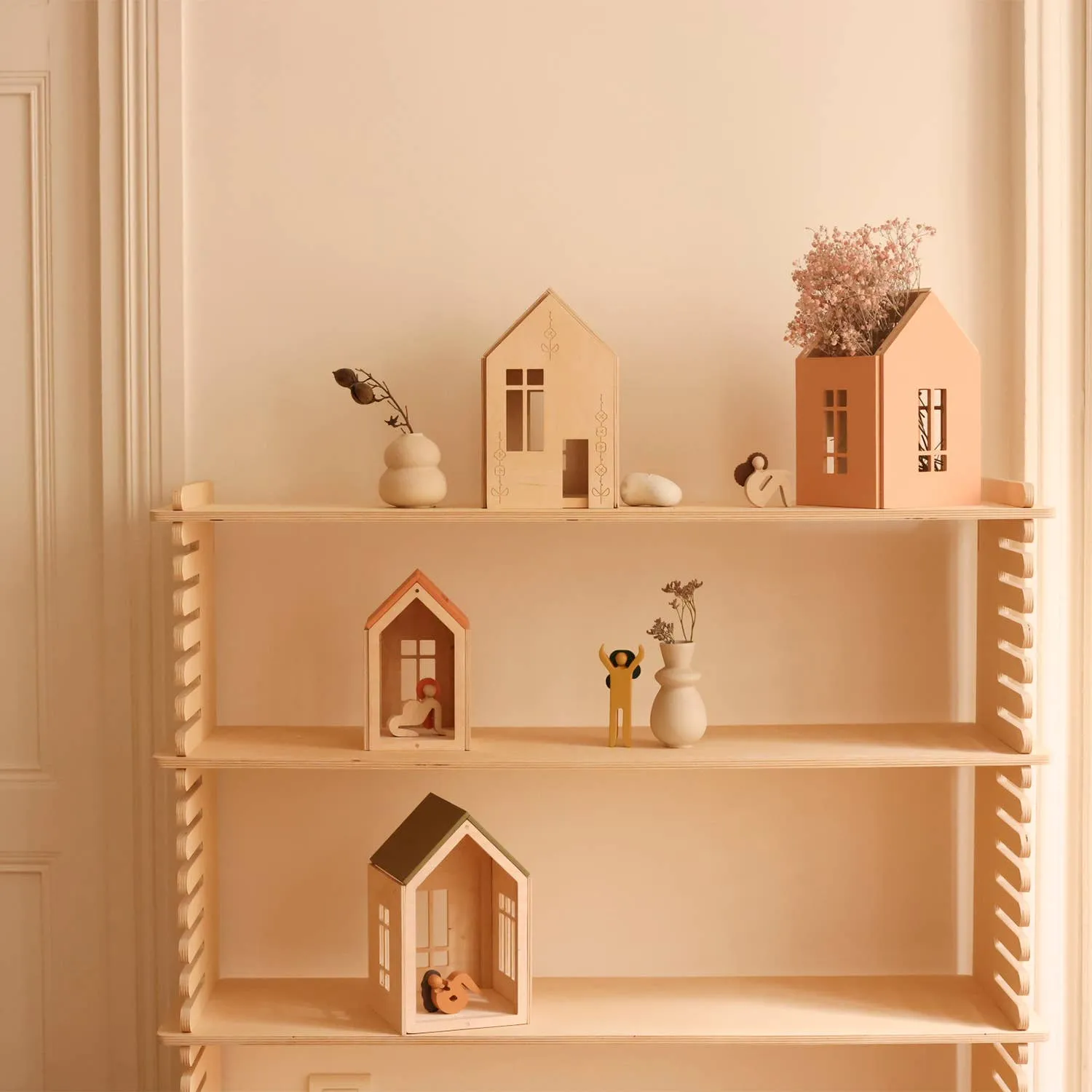 Magnetic Dollhouse - Natural, Medium