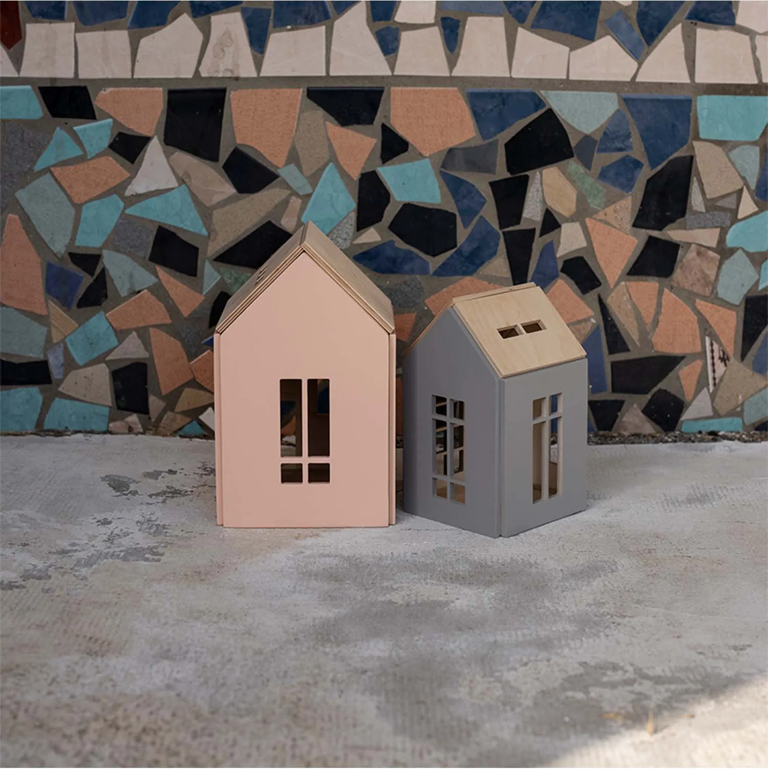 Magnetic Dollhouse