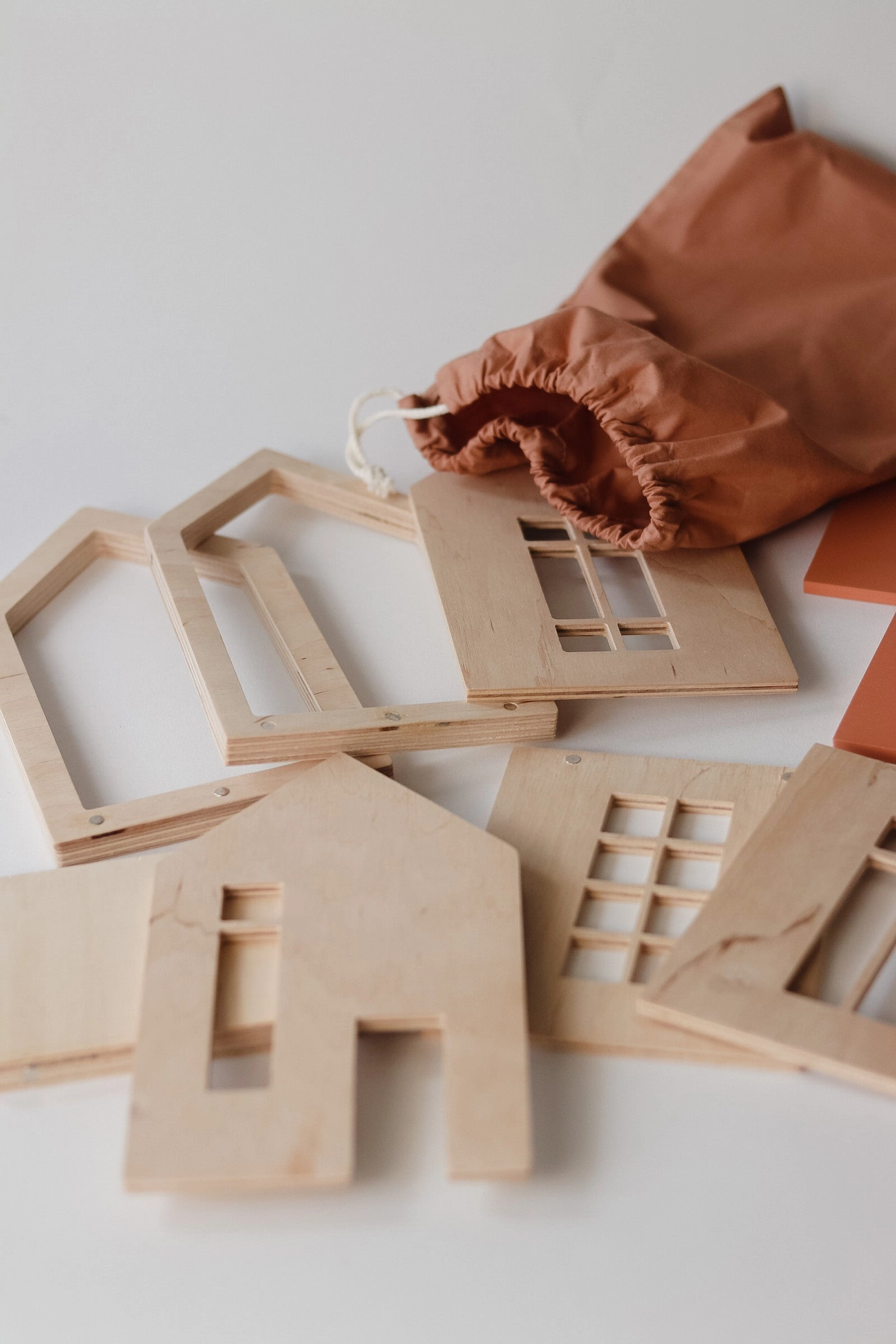 Magnetic Dollhouse - Medium