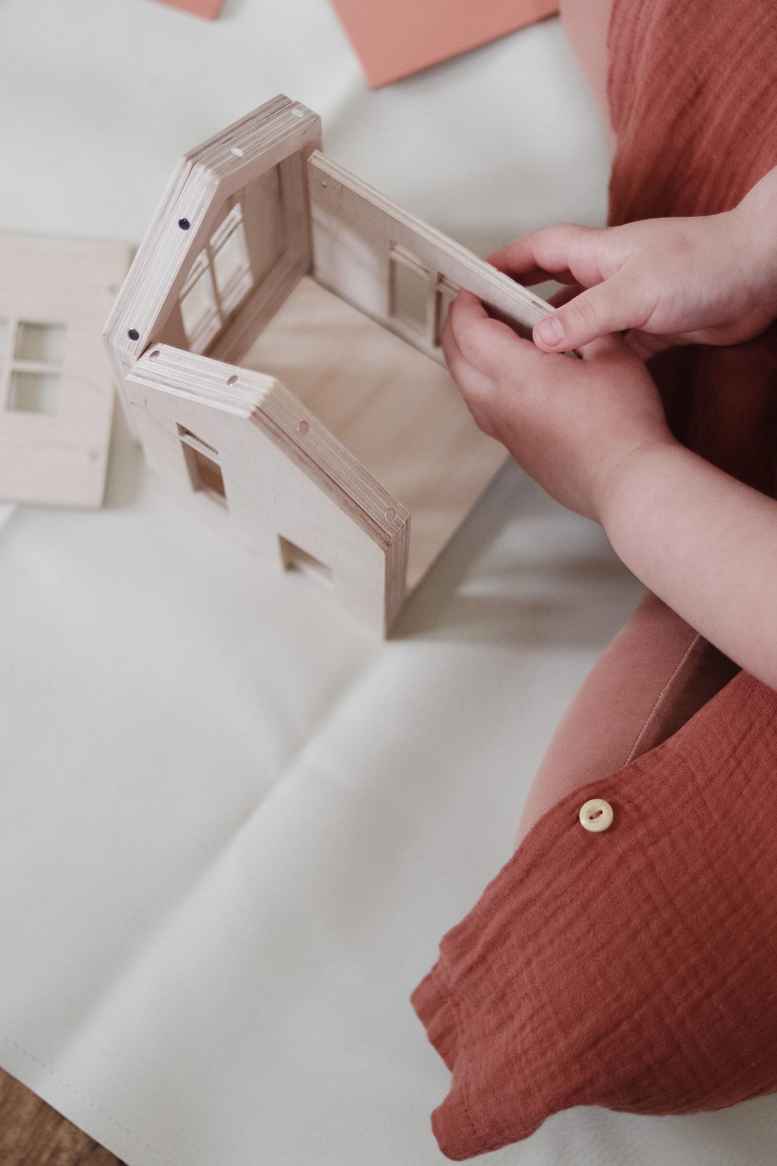 Magnetic Dollhouse - Medium
