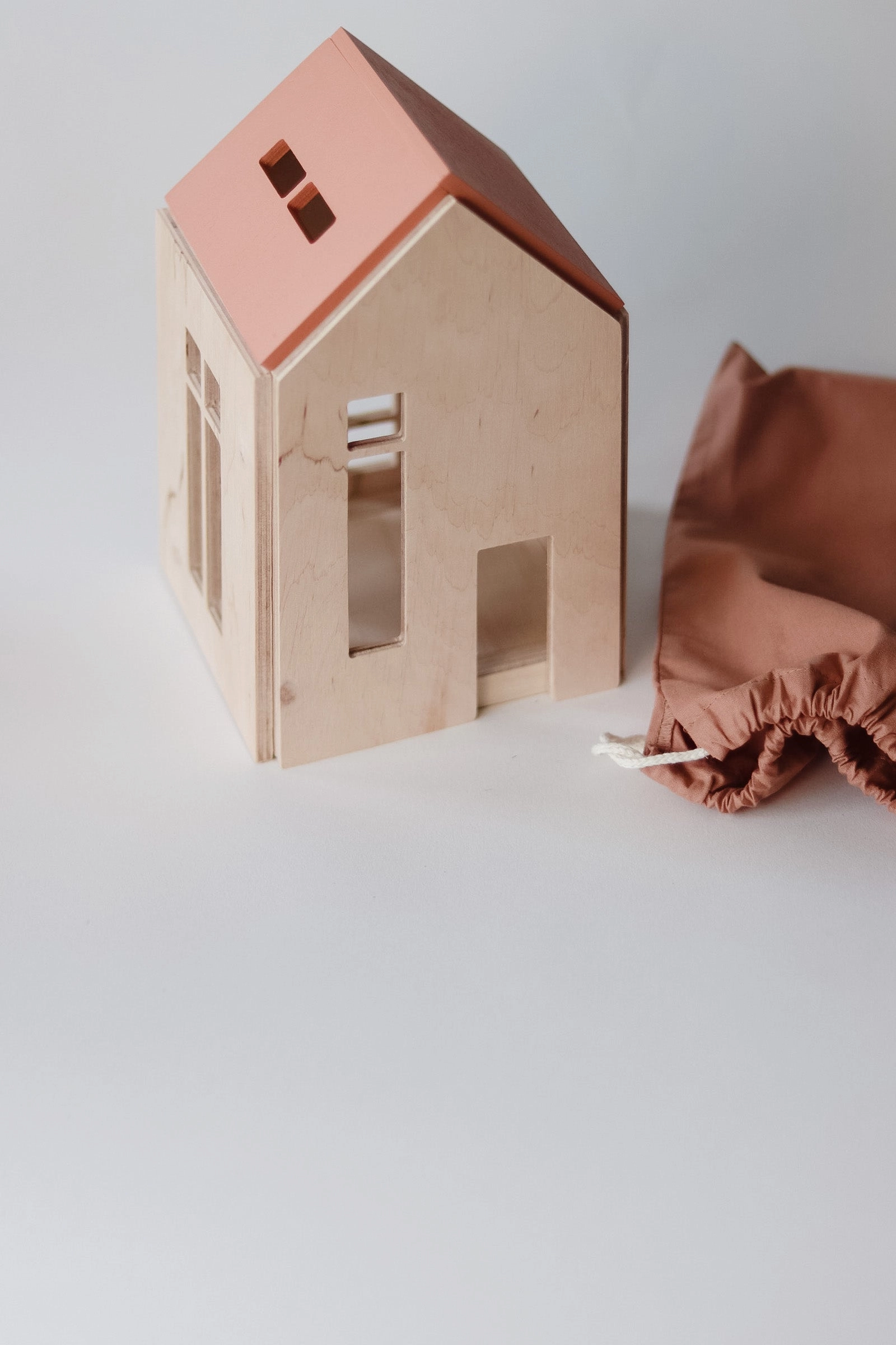 Magnetic Dollhouse - Medium