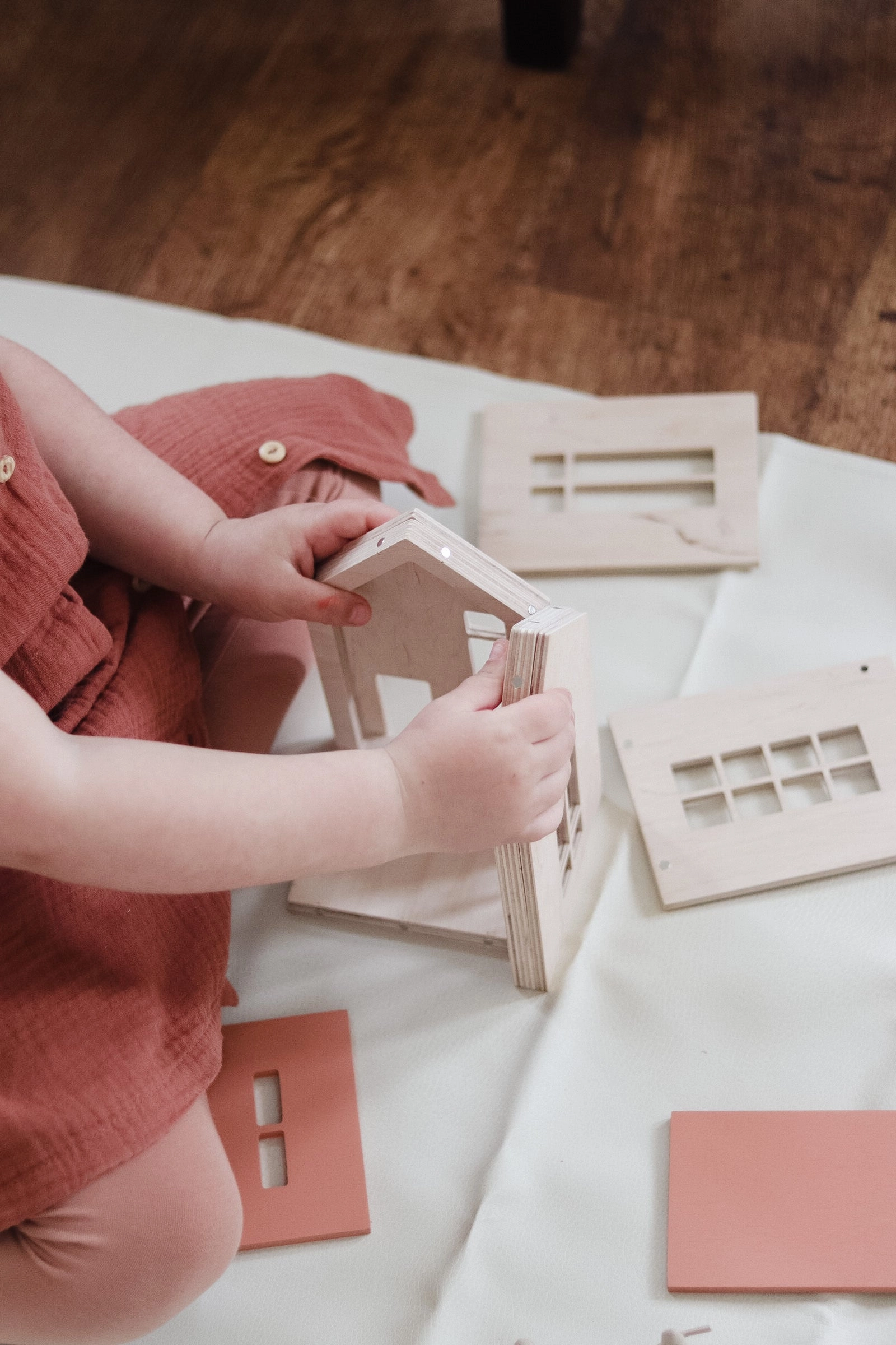 Magnetic Dollhouse - Medium