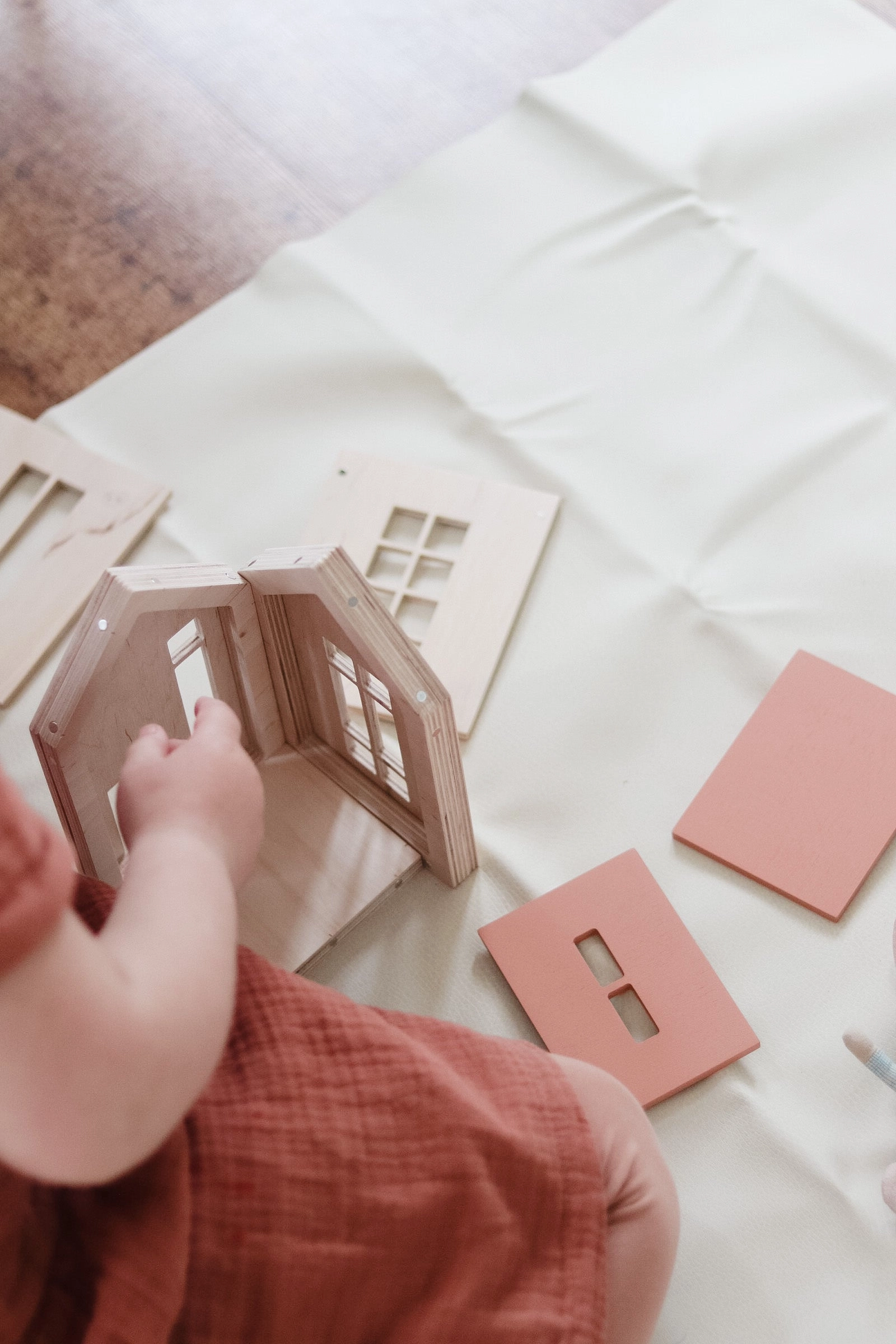 Magnetic Dollhouse - Medium